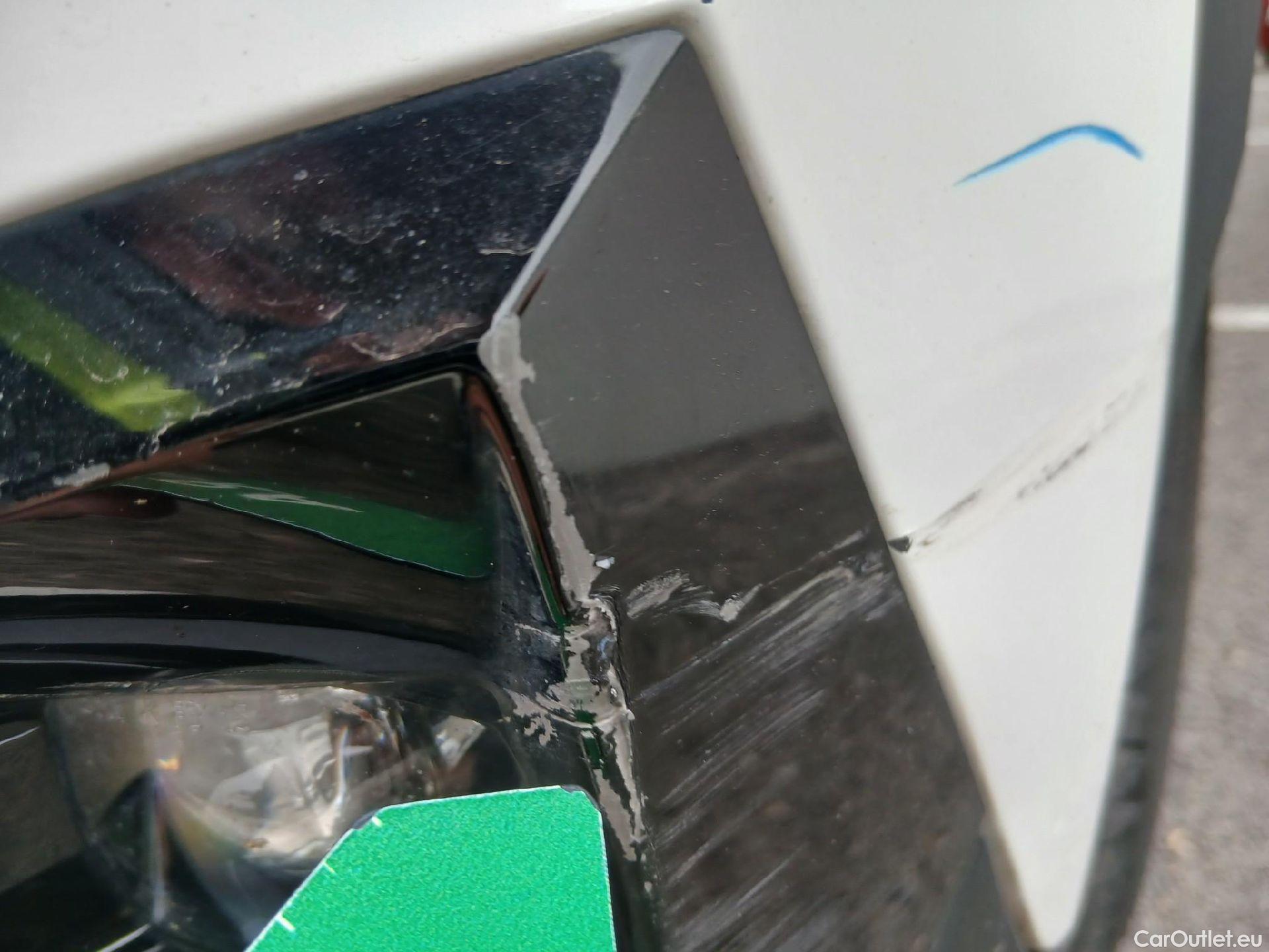  Peugeot  2008 PEUGEOT  / 2019 / 5P / todoterreno Allure Pack Puretech 130 S&S EAT8 (AC) #4