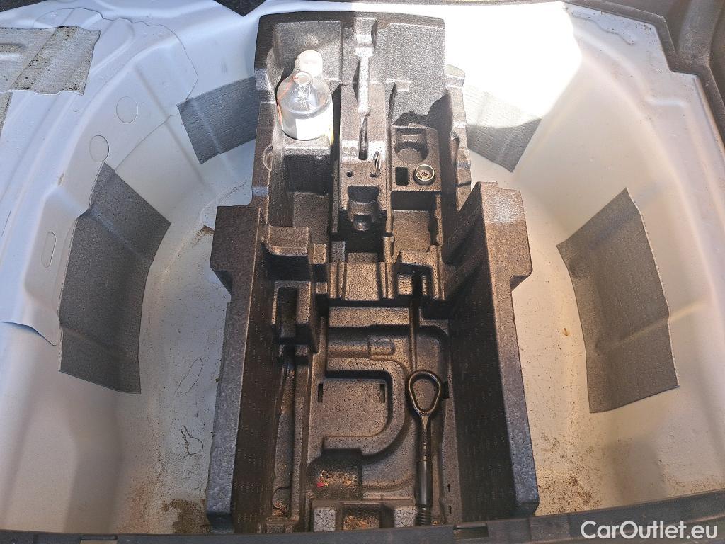  Skoda  Fabia SKODA  / 2021 / 5P / berlina con portón 1.0 TSI 70KW (95CV) Ambition #42