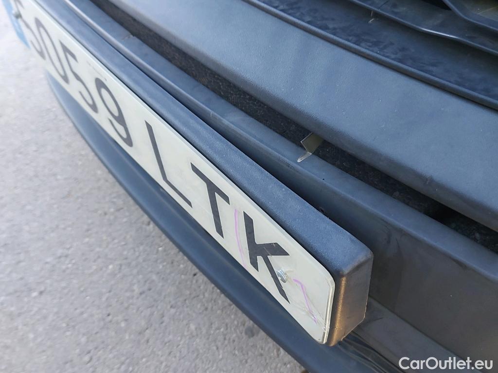  Fiat  Doblo FIAT Doblò Cargo/2015/4P/furgón derivado de turismo Cargo SX 1.3 Mjet 70 kW (95 CV) #35