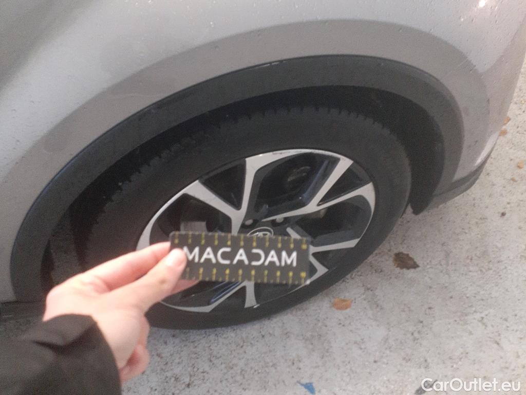  Toyota  C-HR TOYOTA  / 2016 / 5P / todoterreno 1.8 125H Advance #3