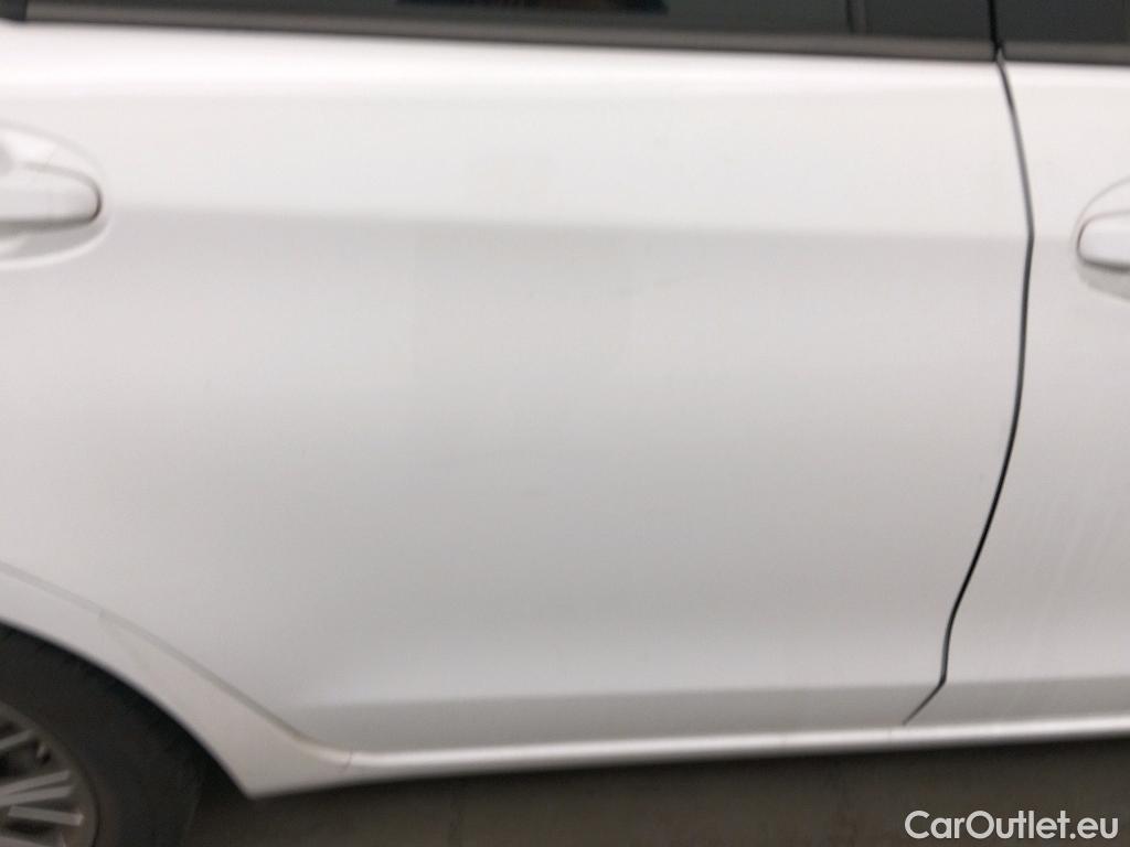  Toyota  Yaris TOYOTA  / 2017 / 5P / berlina con portón 1.5 100H Active #9