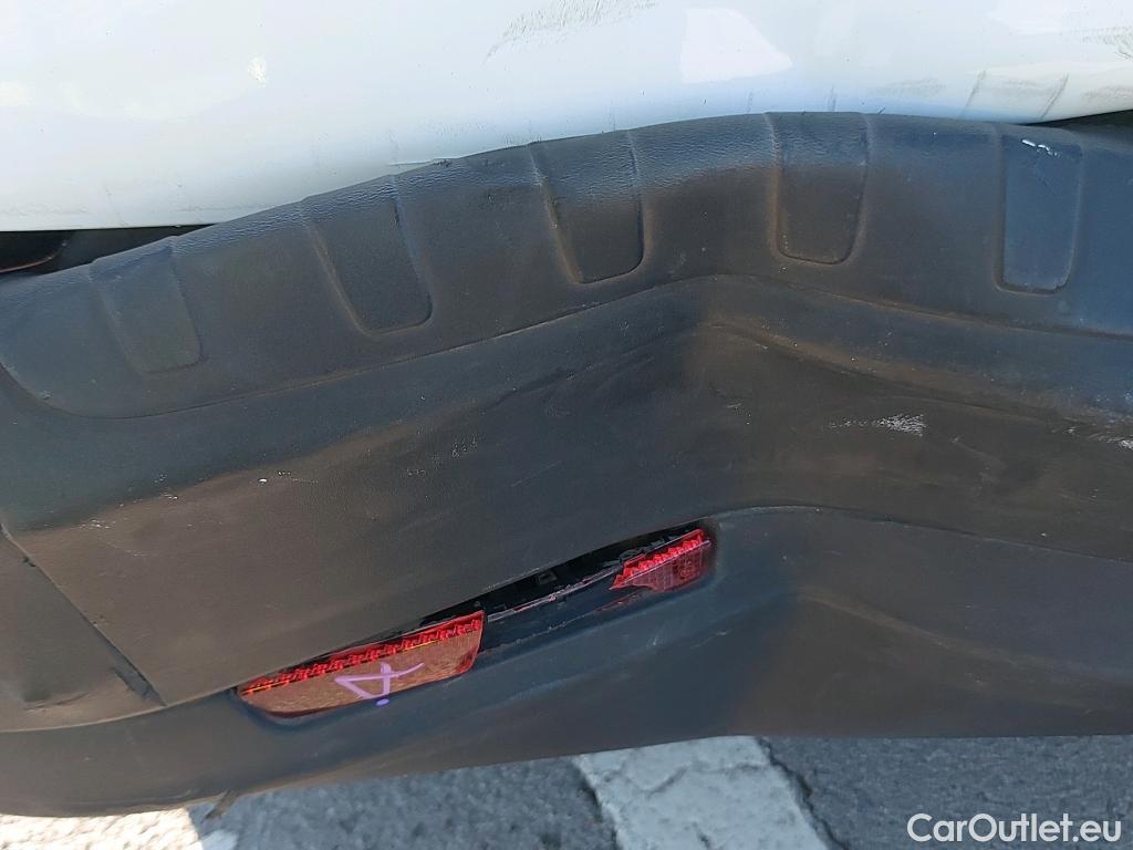  Fiat  Doblo FIAT Doblò Cargo/2015/4P/furgón derivado de turismo Cargo SX 1.3 Mjet 70 kW (95 CV) #37