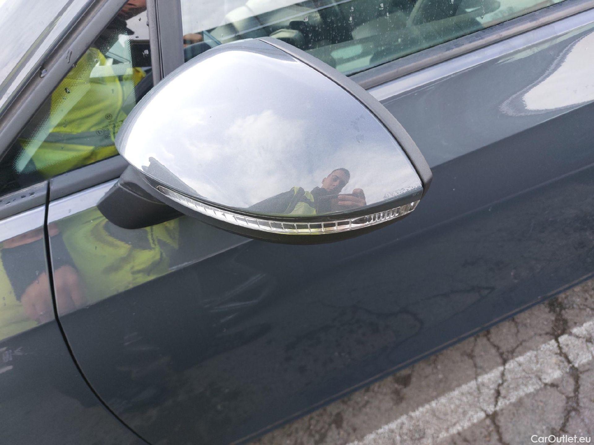  Volkswagen  Golf  VOLKSWAGEN / 2020 / 5P / familiar Life 1.0 eTSI 81kW (110CV) DSG Variant #5