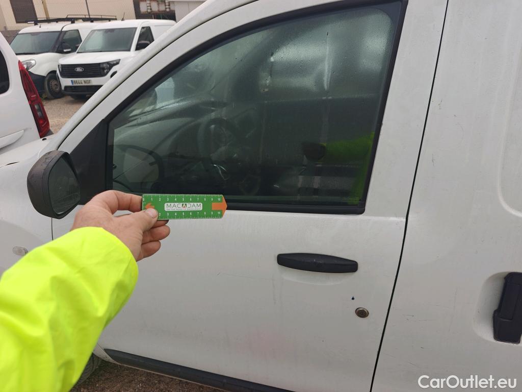  Dacia  Dokker DACIA  / 2013 / 4P / furgón derivado de turismo Van Essential Blue dCi 70kW (95CV) #21