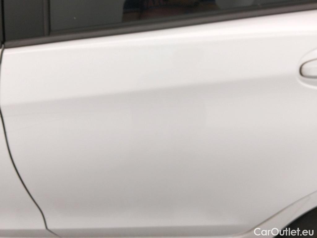  Toyota  Yaris TOYOTA  / 2017 / 5P / berlina con portón 1.5 100H Active #7