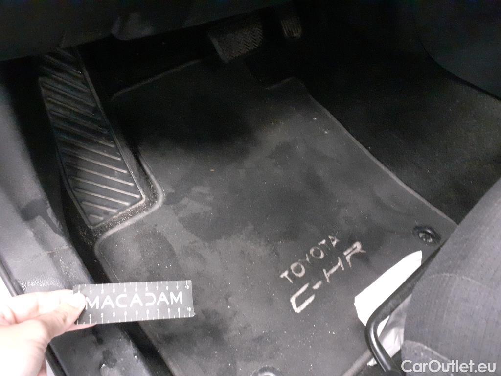  Toyota  C-HR TOYOTA  / 2016 / 5P / todoterreno 1.8 125H Advance #10