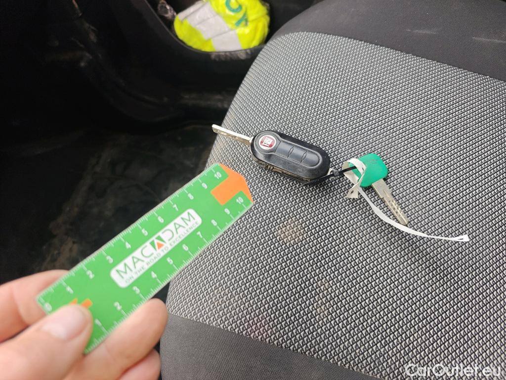  Fiat  Doblo FIAT DOBLÒ CARGO VU 4p 3G furgón derivad Base Maxi 1.3 Mjet 90 E5+ #2