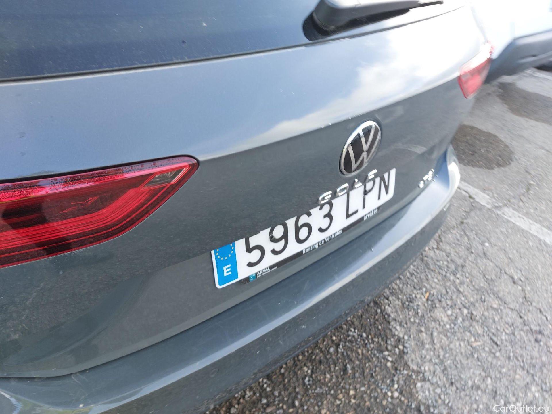  Volkswagen  Golf  VOLKSWAGEN / 2020 / 5P / familiar Life 1.0 eTSI 81kW (110CV) DSG Variant #13