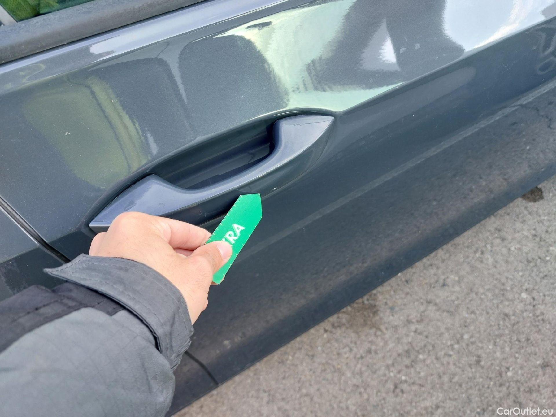  Volkswagen  Golf  VOLKSWAGEN / 2020 / 5P / familiar Life 1.0 eTSI 81kW (110CV) DSG Variant #17