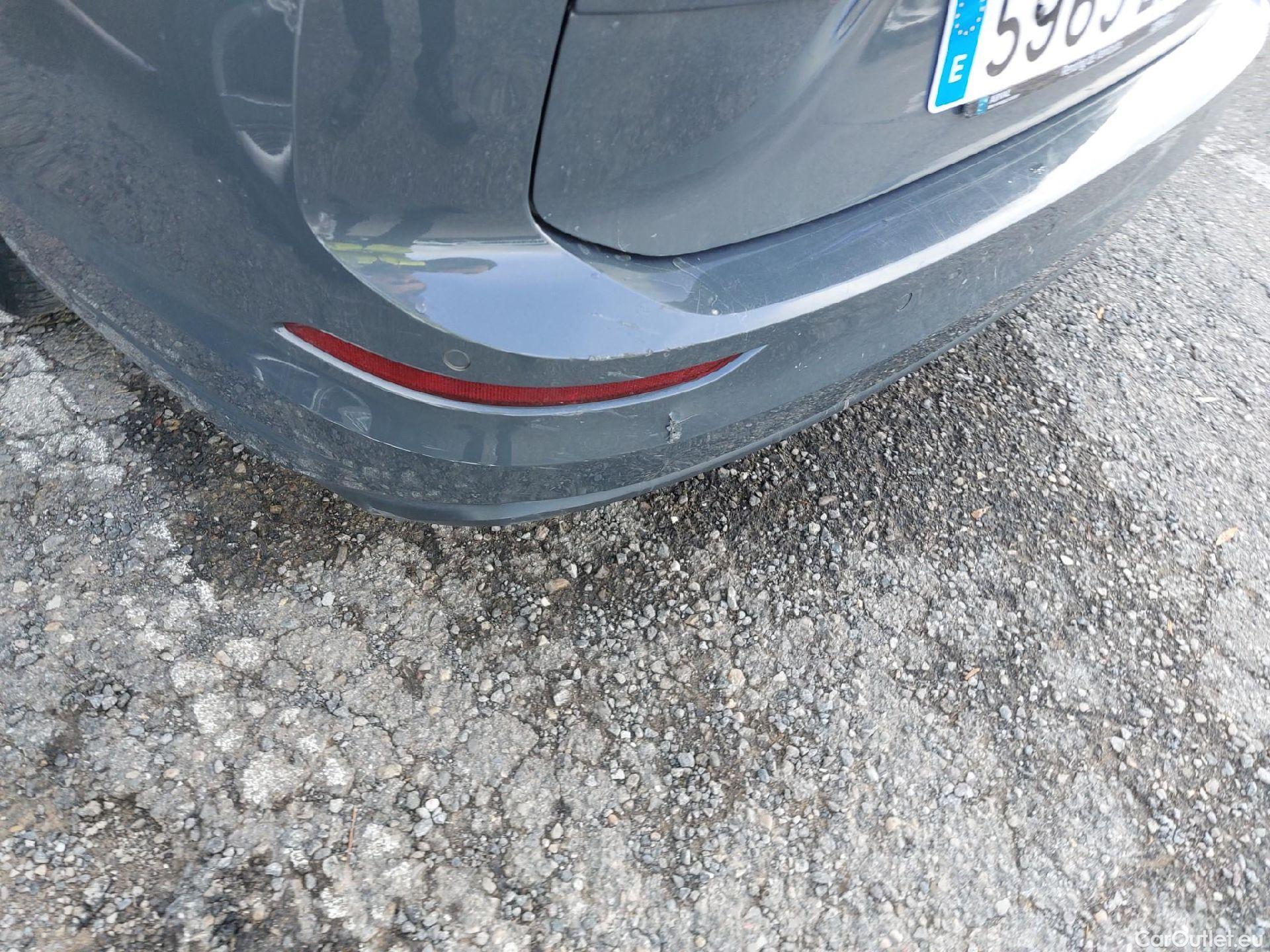  Volkswagen  Golf  VOLKSWAGEN / 2020 / 5P / familiar Life 1.0 eTSI 81kW (110CV) DSG Variant #11