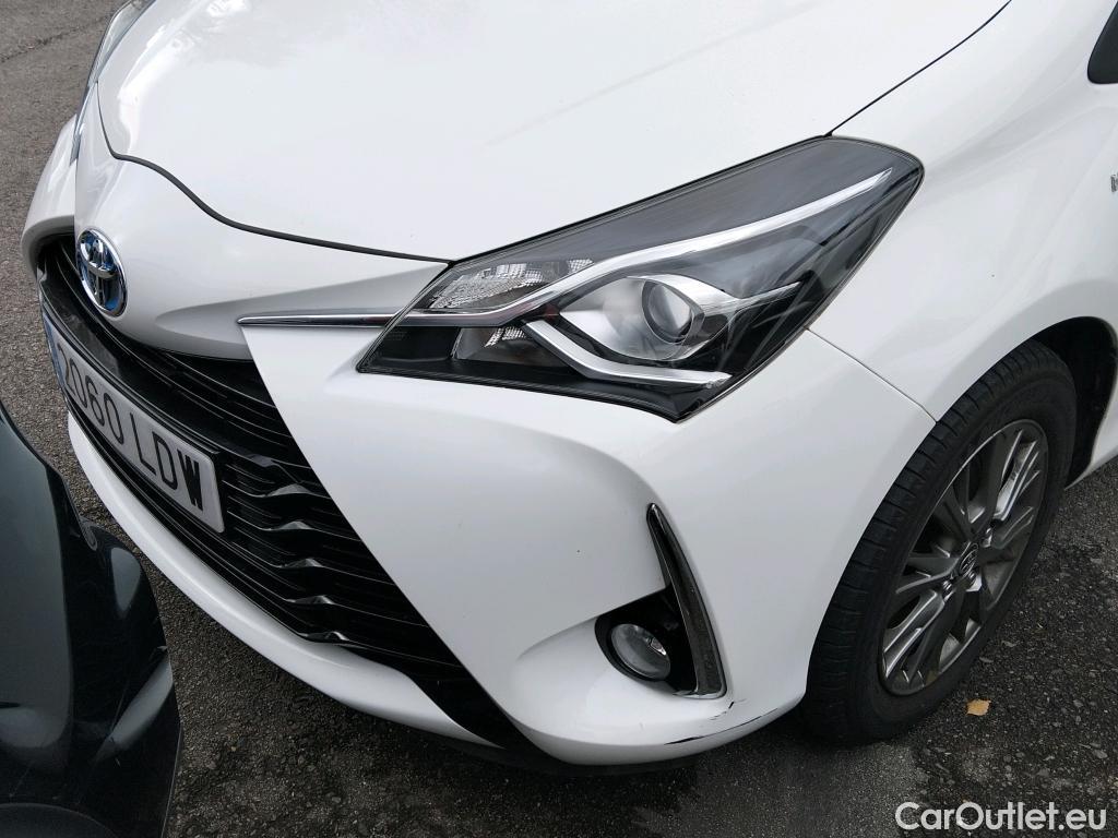  Toyota  Yaris TOYOTA  / 2017 / 5P / berlina con portón 1.5 100H Active #5