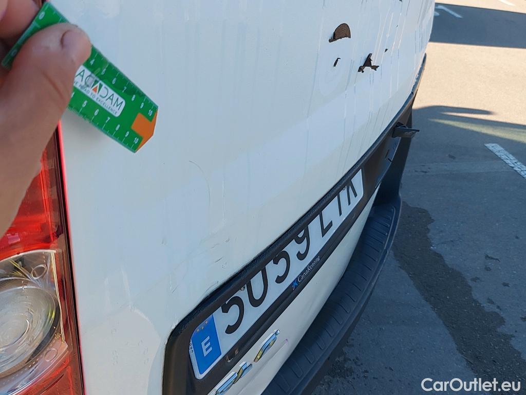  Fiat  Doblo FIAT Doblò Cargo/2015/4P/furgón derivado de turismo Cargo SX 1.3 Mjet 70 kW (95 CV) #6