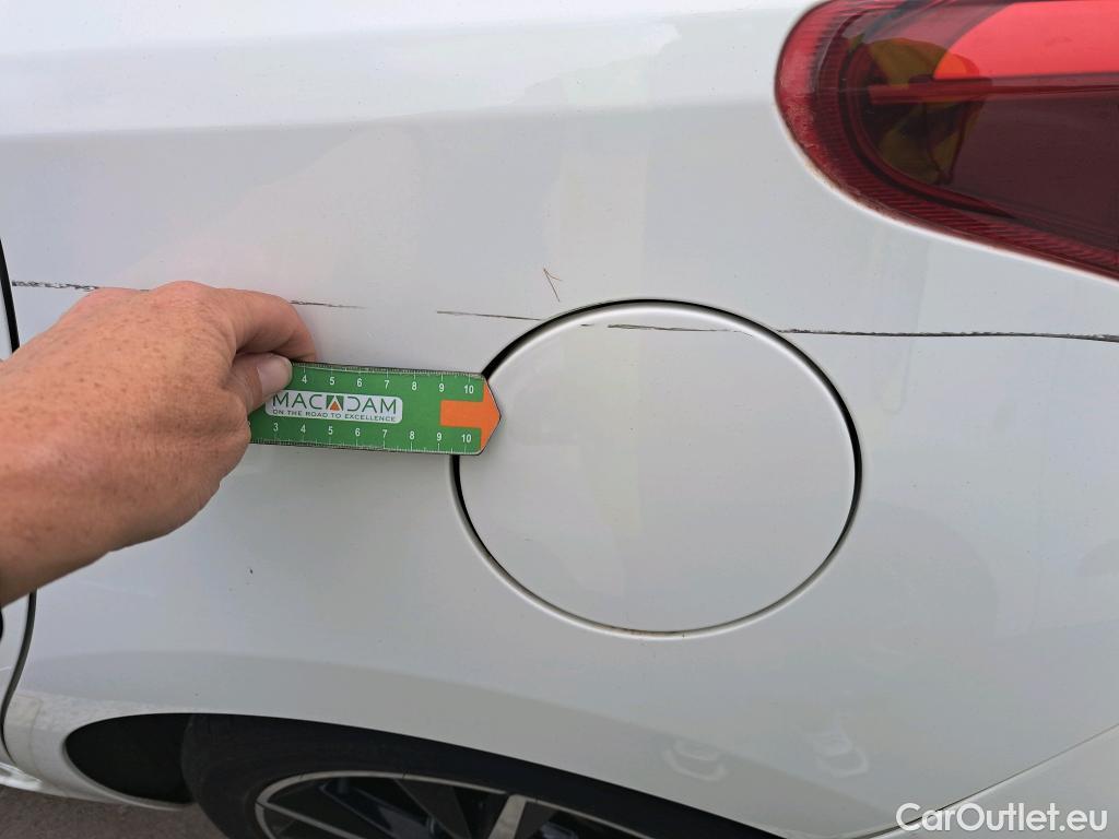  Toyota  Auris TOYOTA  / 2015 / 5P / berlina con portón 1.8 140H Hybrid Feel! Edition #21