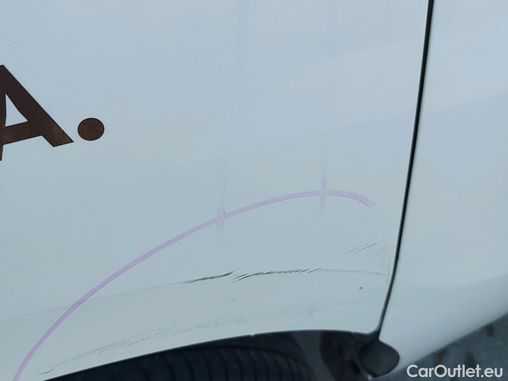  Fiat  Doblo FIAT Doblò Cargo/2015/4P/furgón derivado de turismo Cargo SX 1.3 Mjet 70 kW (95 CV) #19