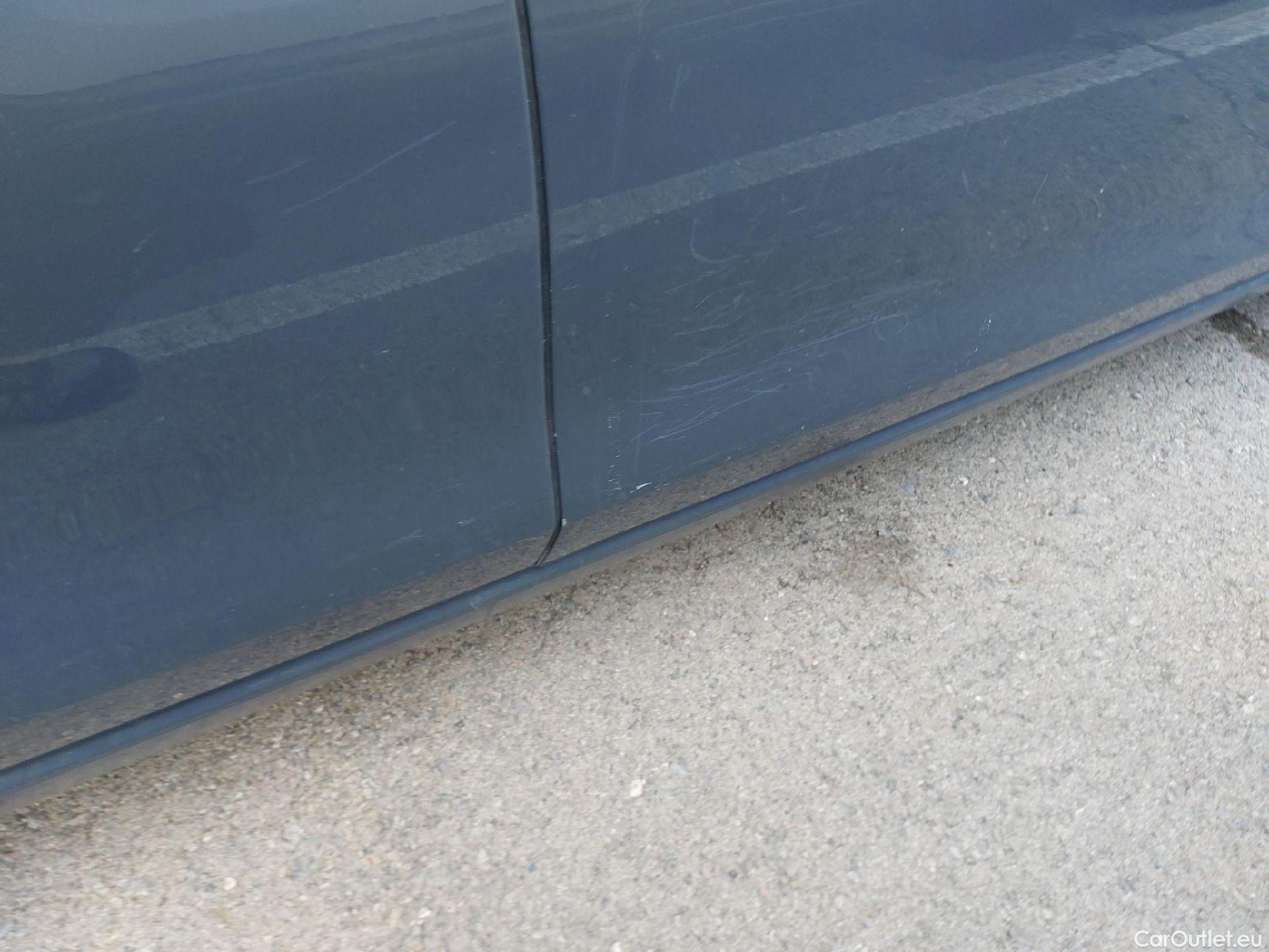  Volkswagen  Golf  VOLKSWAGEN / 2020 / 5P / familiar Life 1.0 eTSI 81kW (110CV) DSG Variant #15