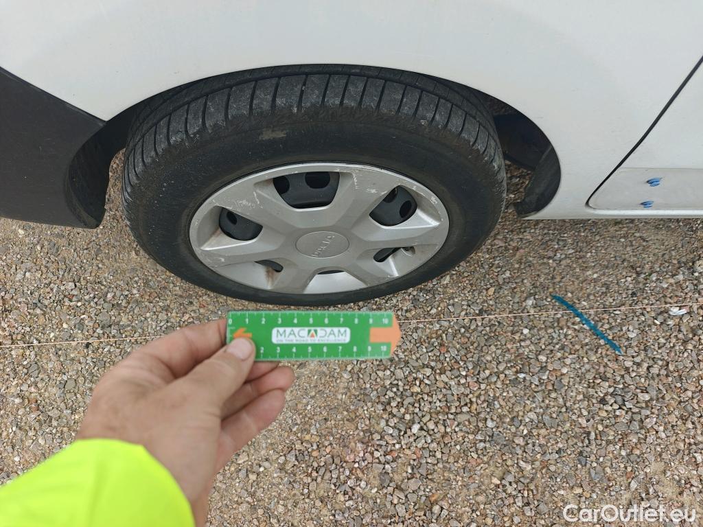  Dacia  Dokker DACIA  / 2013 / 4P / furgón derivado de turismo Van Essential Blue dCi 70kW (95CV) #39