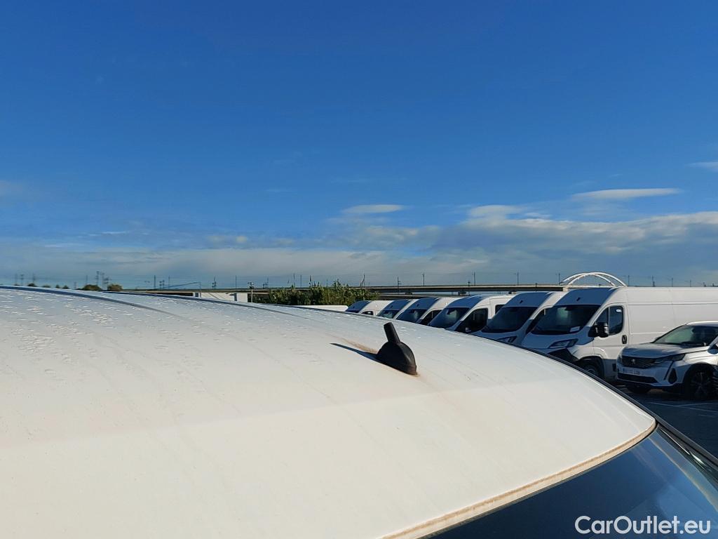  Fiat  Doblo FIAT Doblò Cargo/2015/4P/furgón derivado de turismo Cargo SX 1.3 Mjet 70 kW (95 CV) #42