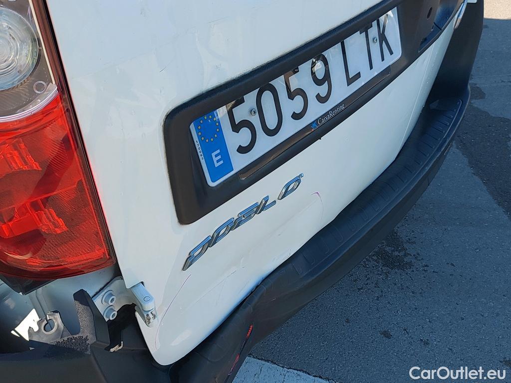  Fiat  Doblo FIAT Doblò Cargo/2015/4P/furgón derivado de turismo Cargo SX 1.3 Mjet 70 kW (95 CV) #4