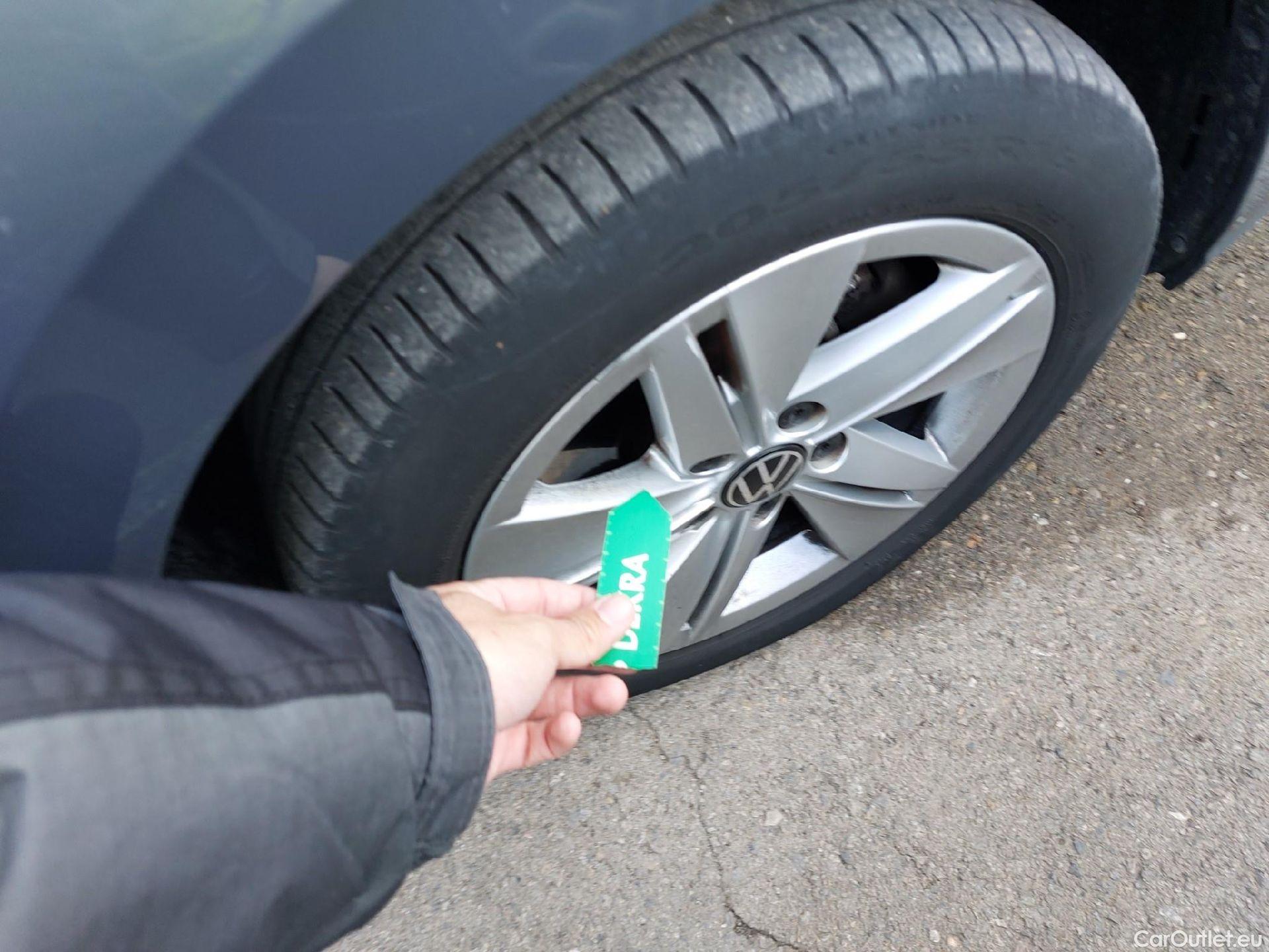  Volkswagen  Golf  VOLKSWAGEN / 2020 / 5P / familiar Life 1.0 eTSI 81kW (110CV) DSG Variant #22