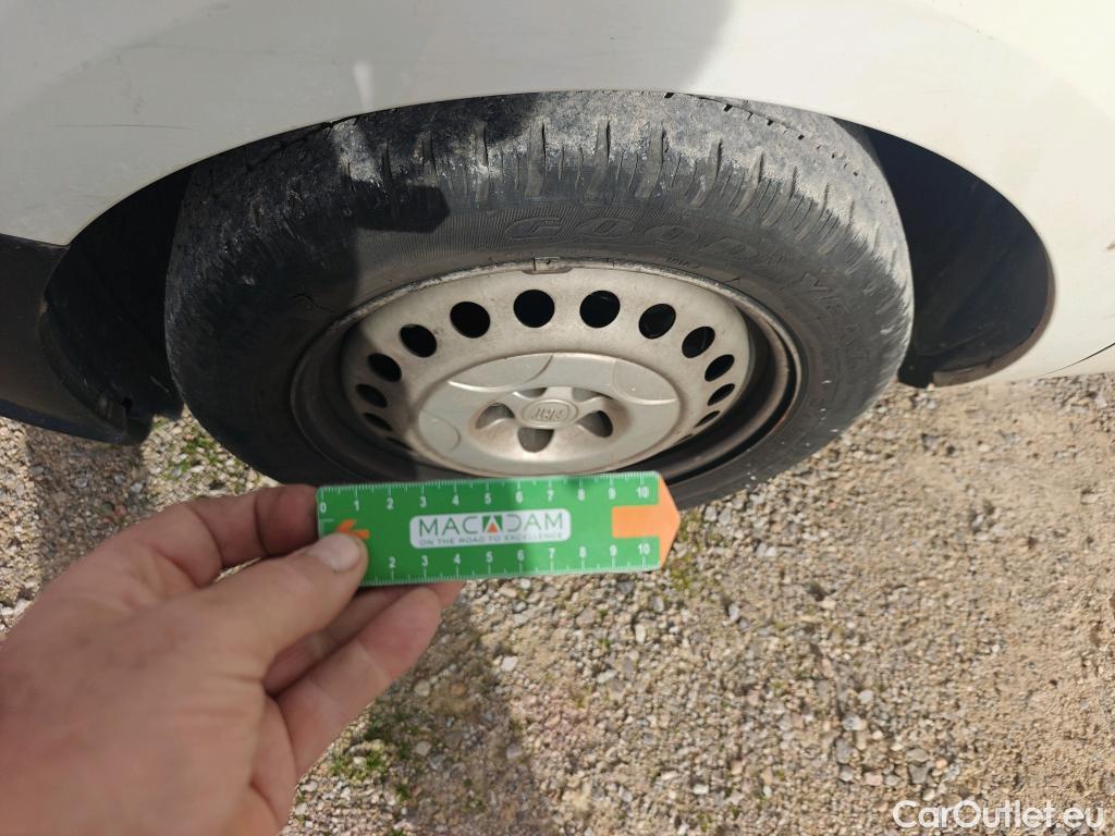  Fiat  Doblo FIAT DOBLÒ CARGO VU 4p 3G furgón derivad Base Maxi 1.3 Mjet 90 E5+ #36