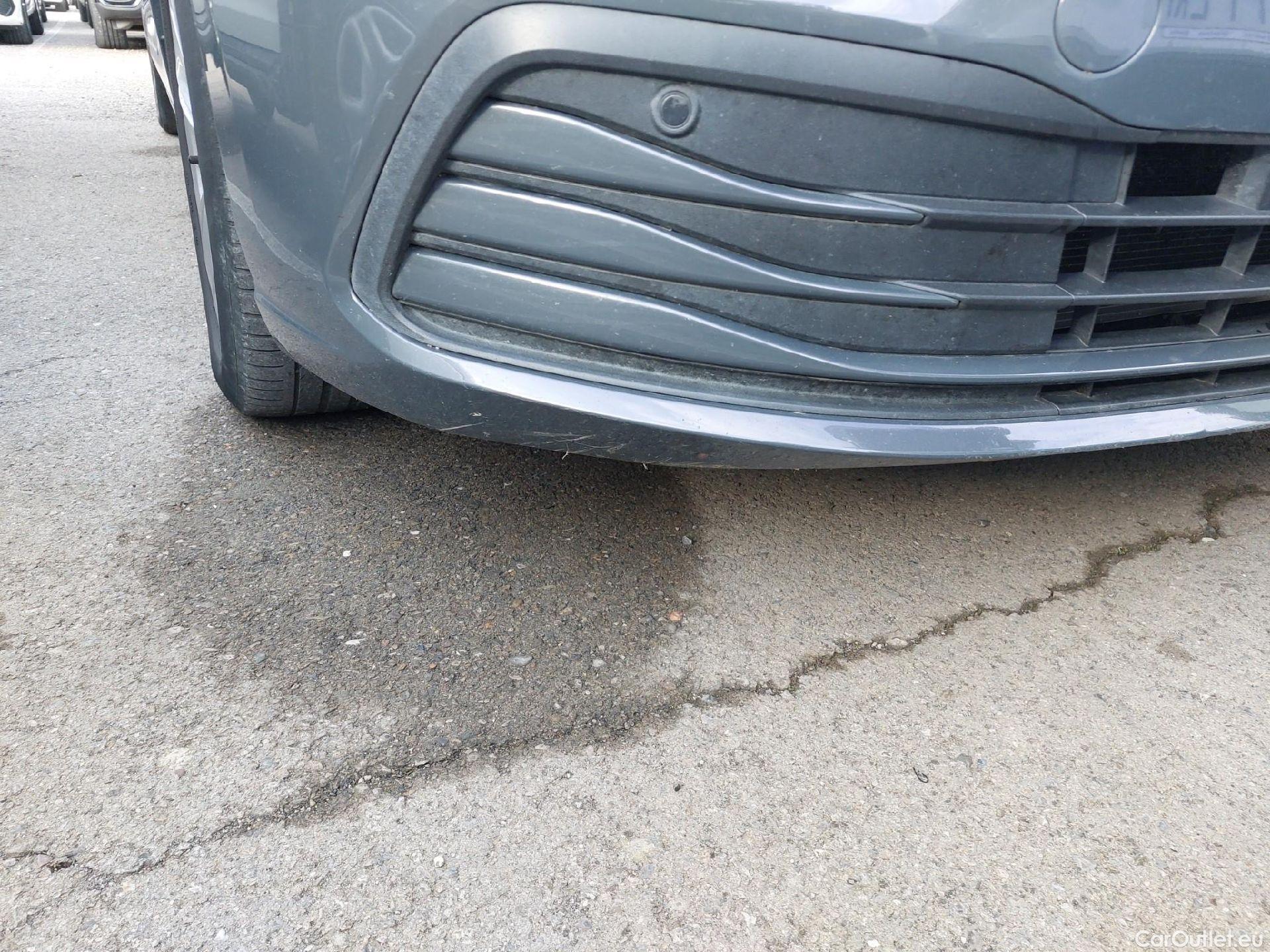  Volkswagen  Golf  VOLKSWAGEN / 2020 / 5P / familiar Life 1.0 eTSI 81kW (110CV) DSG Variant #1