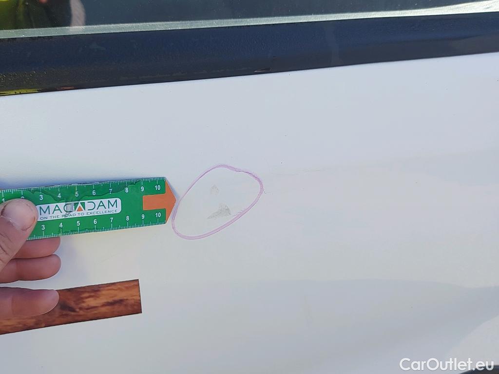  Fiat  Doblo FIAT Doblò Cargo/2015/4P/furgón derivado de turismo Cargo SX 1.3 Mjet 70 kW (95 CV) #27