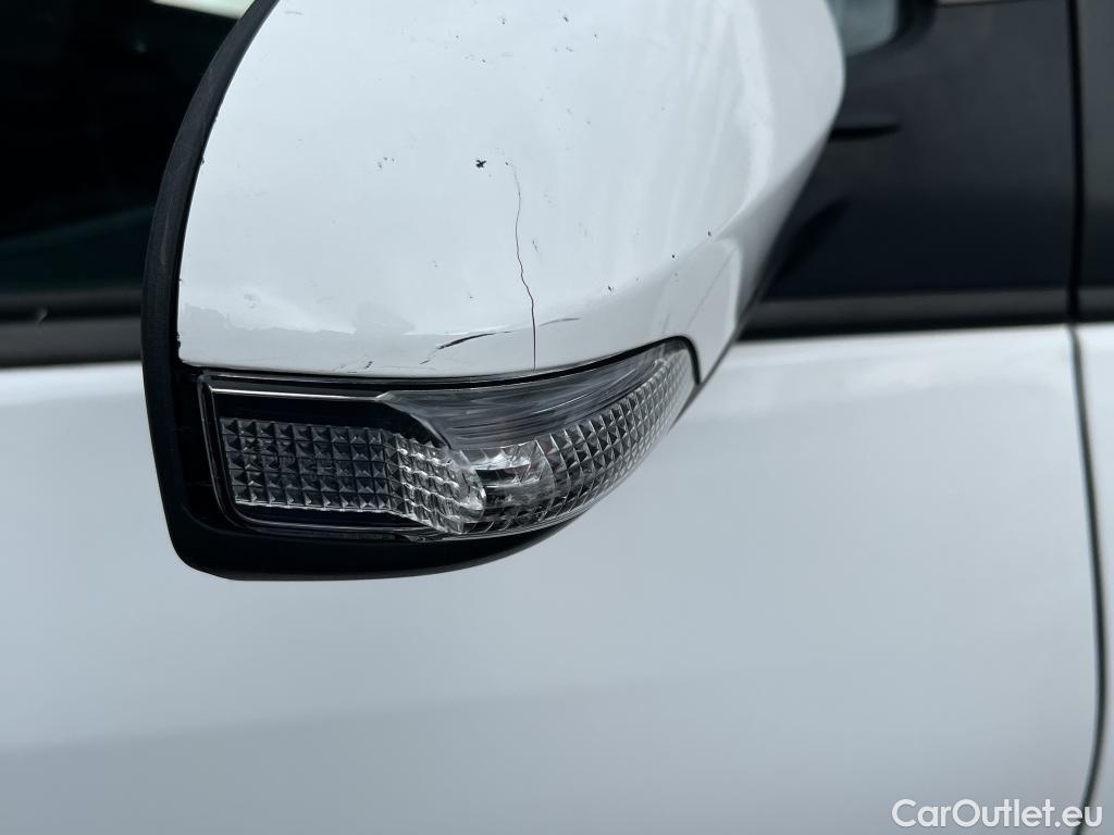  Toyota  Yaris TOYOTA  / 2017 / 5P / berlina con portón 1.5 100H Active #21