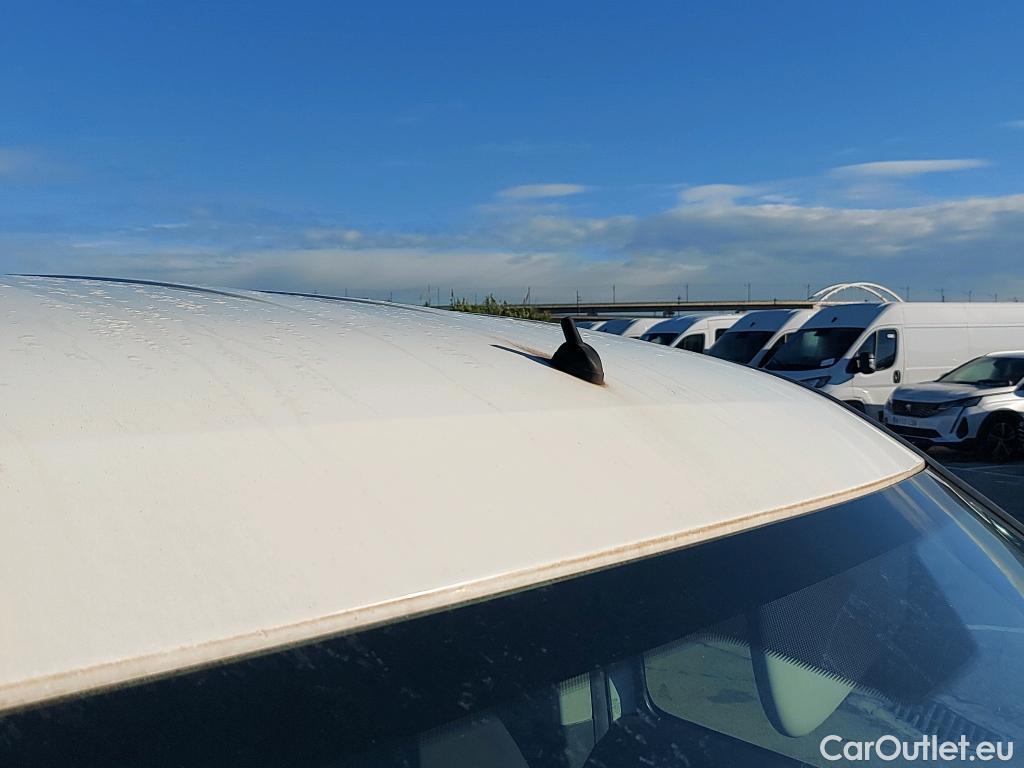  Fiat  Doblo FIAT Doblò Cargo/2015/4P/furgón derivado de turismo Cargo SX 1.3 Mjet 70 kW (95 CV) #41