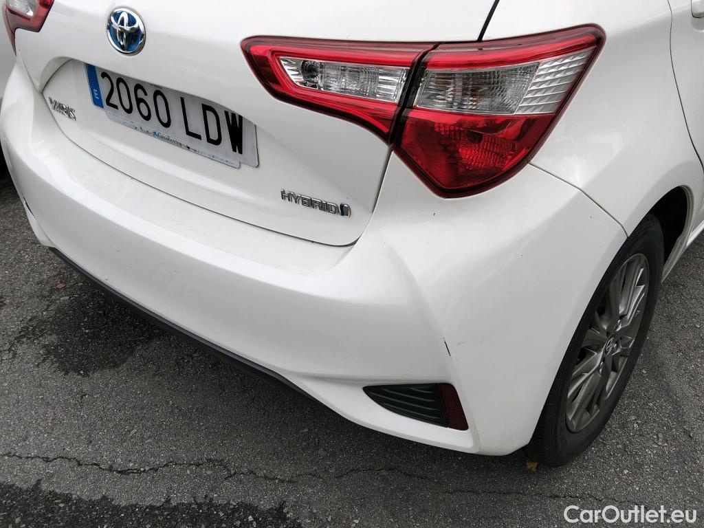  Toyota  Yaris TOYOTA  / 2017 / 5P / berlina con portón 1.5 100H Active #7