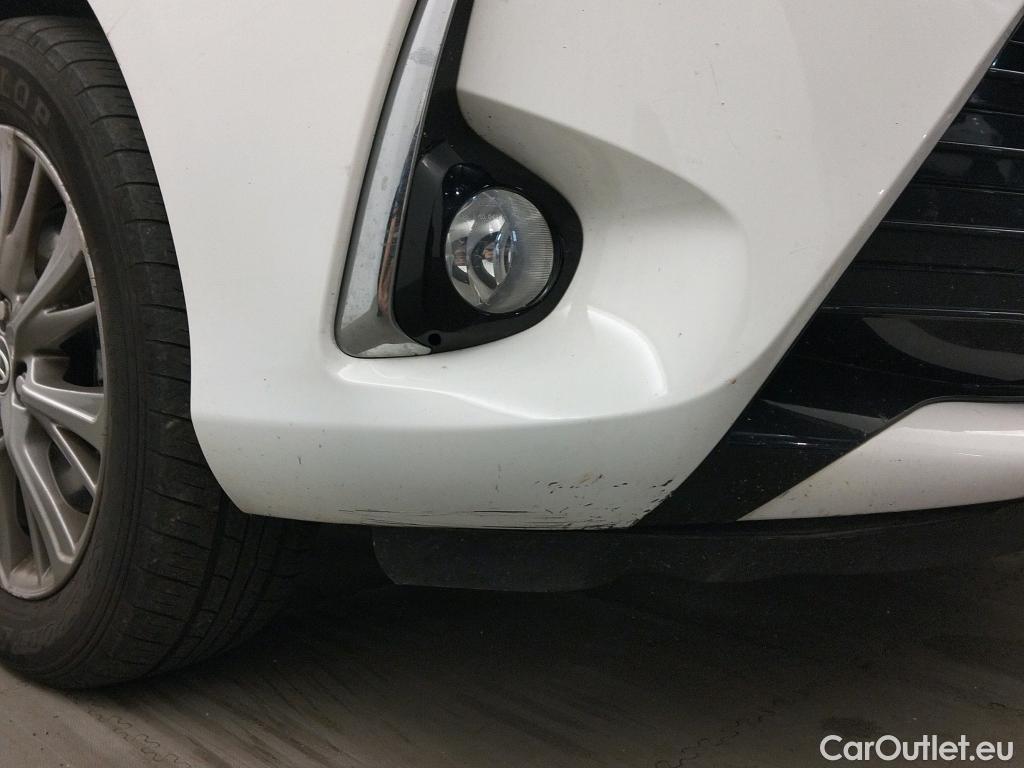  Toyota  Yaris TOYOTA  / 2017 / 5P / berlina con portón 1.5 100H Active #15