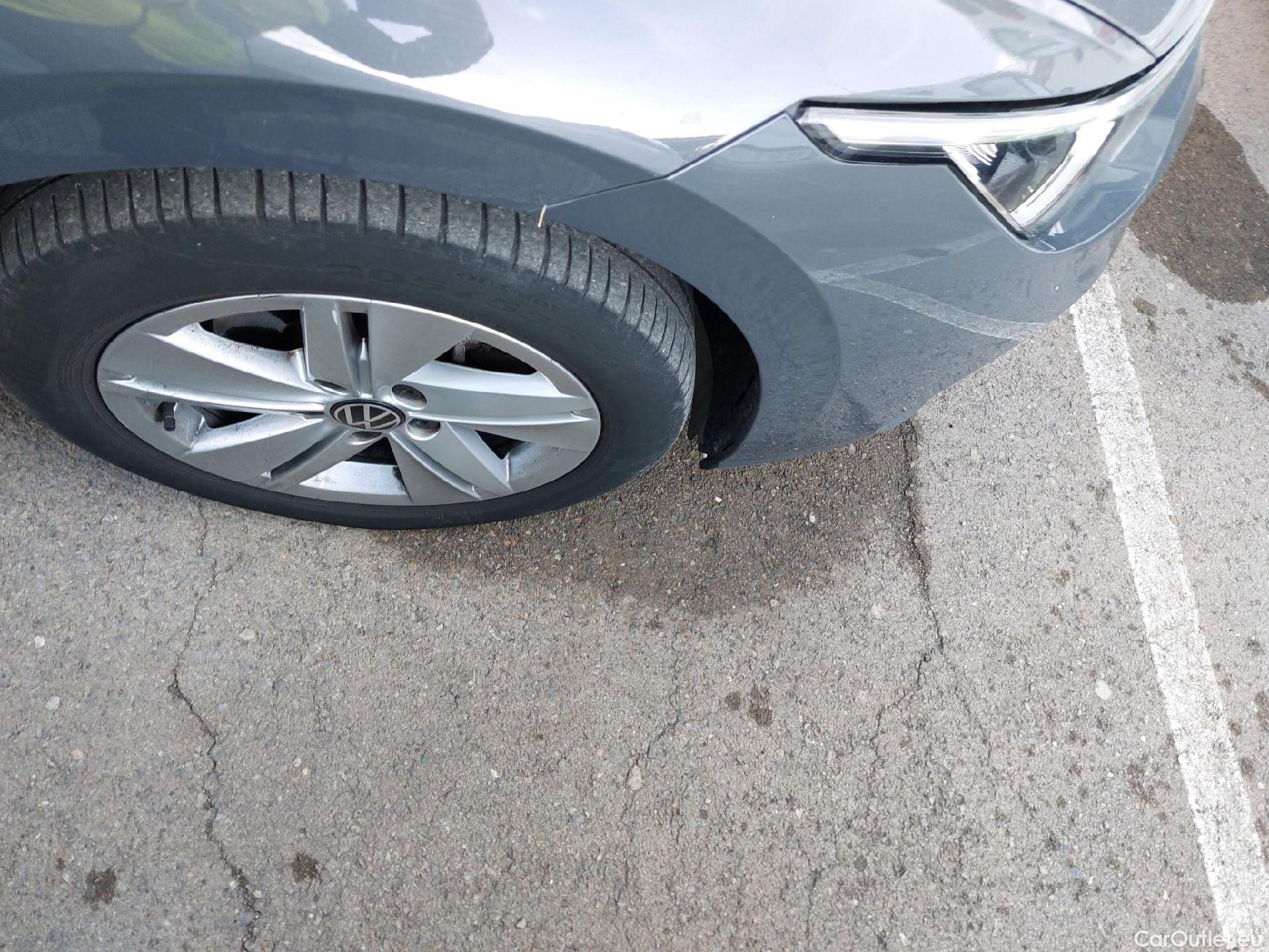  Volkswagen  Golf  VOLKSWAGEN / 2020 / 5P / familiar Life 1.0 eTSI 81kW (110CV) DSG Variant #21