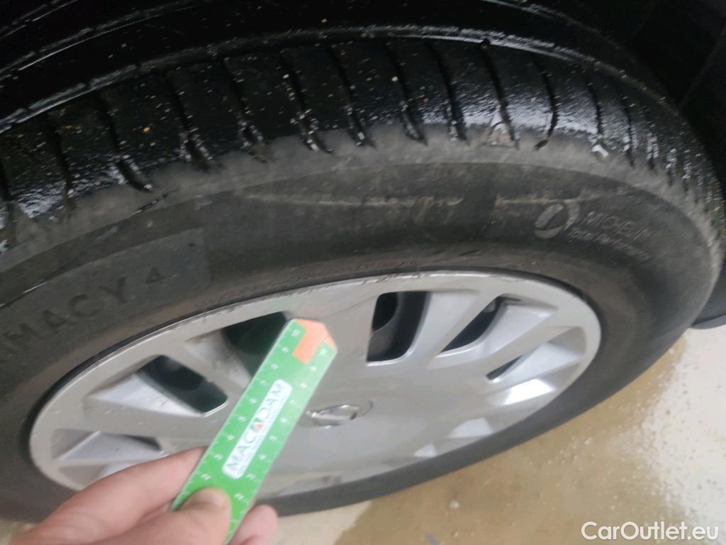  Opel  Combo OPEL  Life / 2018 / 5P / monovolumen compacto 1.5 TD 96kW (130CV) S/S Edition Plus L #11