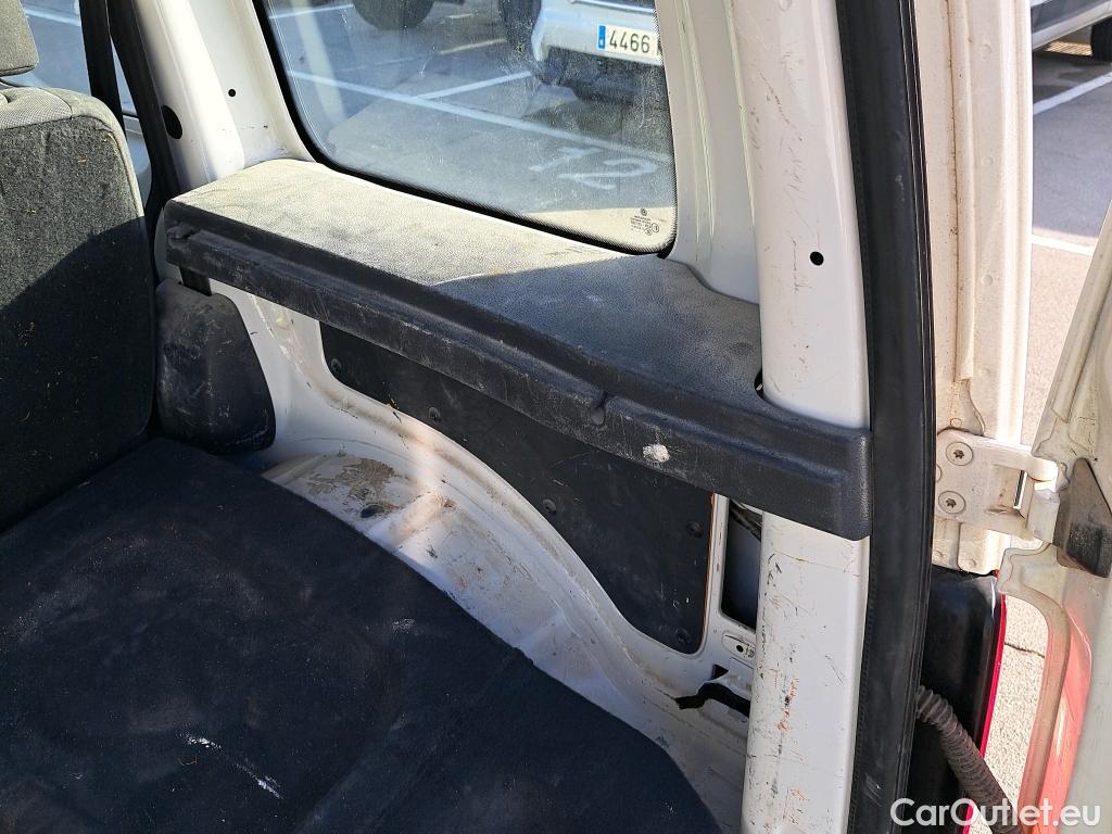  Volkswagen  Caddy VOLKSWAGEN  / 2015 / 4P / combi Profesional Kombi 2.0 TDI 75kW BMT (CX) #19