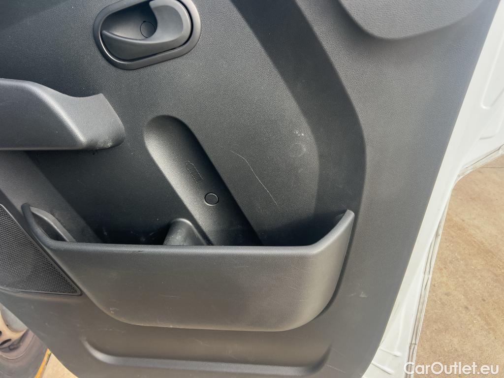  Renault  Master RENAULT TRUCKS UK  VU 4p 3G furgón FWD 3T5 E6 150CV L2H2 ISOTERMO + EQUIPO DE FRIO #31