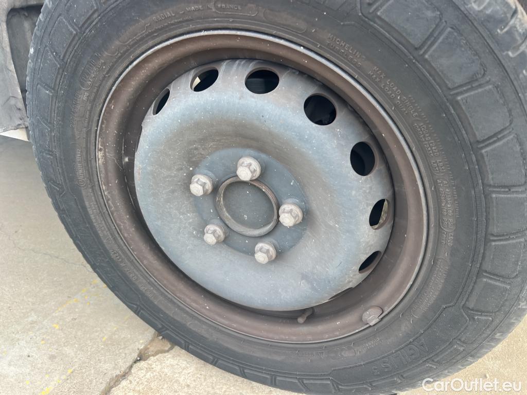  Renault  Master RENAULT TRUCKS UK  VU 4p 3G furgón FWD 3T5 E6 150CV L2H2 ISOTERMO + EQUIPO DE FRIO #38