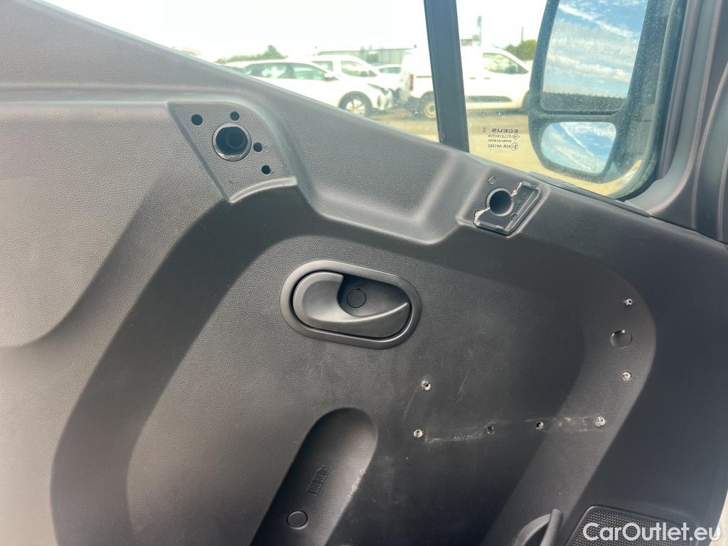  Renault  Master RENAULT TRUCKS UK  VU 4p 3G furgón FWD 3T5 E6 150CV L2H2 ISOTERMO + EQUIPO DE FRIO #5