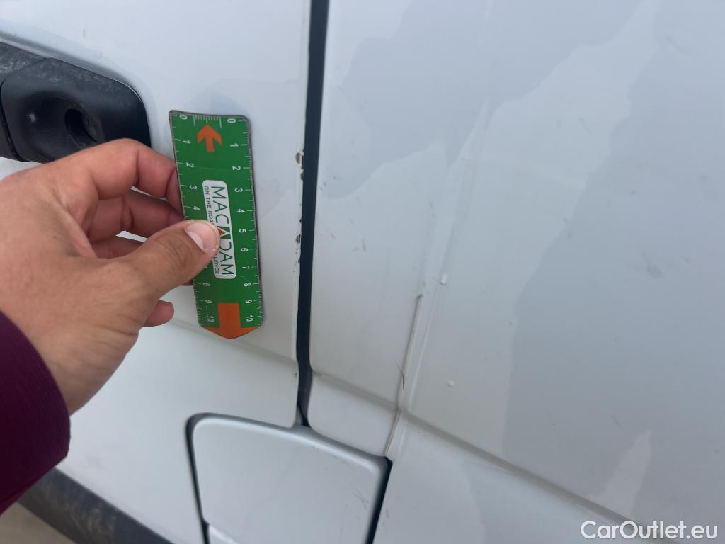  Renault  Master RENAULT TRUCKS UK  VU 4p 3G furgón FWD 3T5 E6 150CV L2H2 ISOTERMO + EQUIPO DE FRIO #18