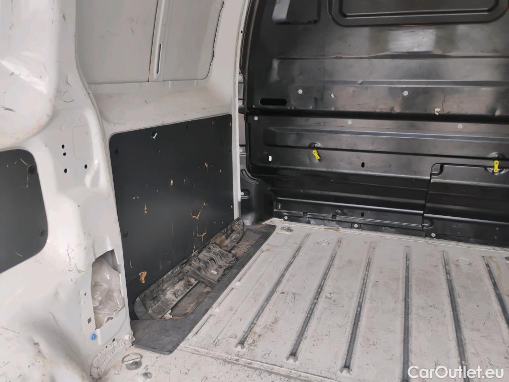  Peugeot  Expert  Furgón Pro Standard 1.5 HDI 120CV MT6 E6d #32