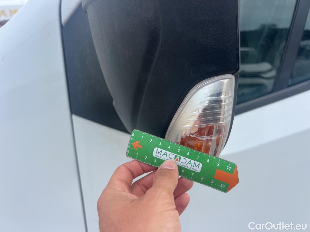  Renault  Master RENAULT TRUCKS UK  VU 4p 3G furgón FWD 3T5 E6 150CV L2H2 ISOTERMO + EQUIPO DE FRIO #40