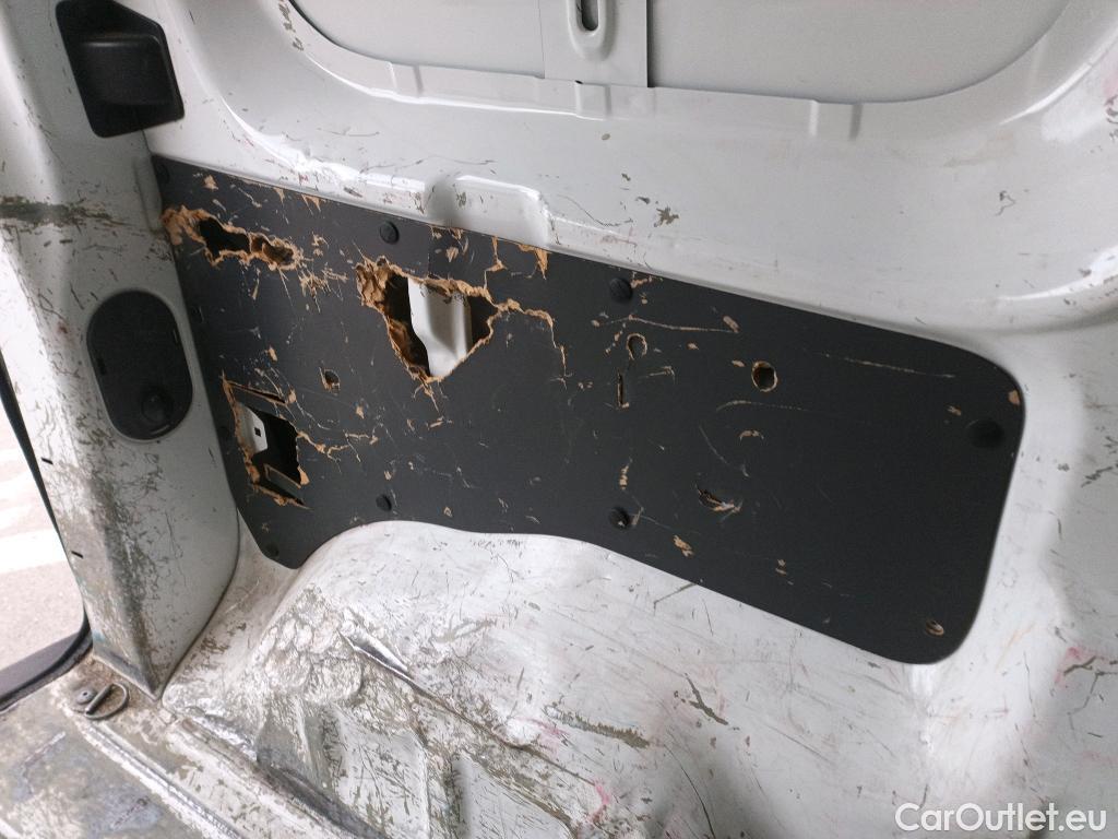  Opel  Vivaro OPEL  / 2019 / 4P / furgón 1.5 Diésel 88kW (120CV) M Std Express #23