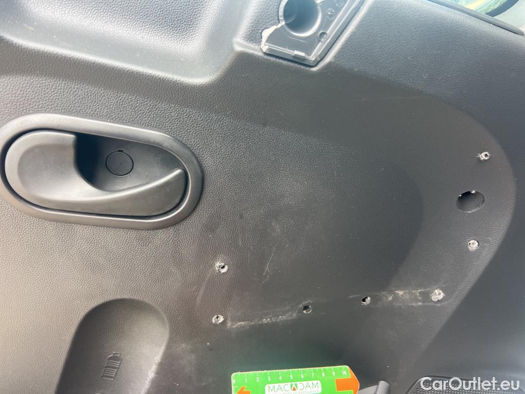  Renault  Master RENAULT TRUCKS UK  VU 4p 3G furgón FWD 3T5 E6 150CV L2H2 ISOTERMO + EQUIPO DE FRIO #6