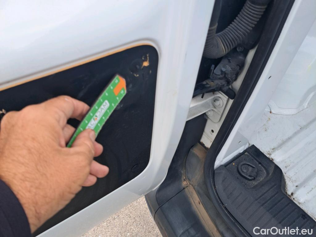  Renault  Kangoo RENAULT  Furgón/2021/4P/furgón derivado de turismo Profes. 1.5 Blue dCi 55kW Ábr. Sésamo R #16