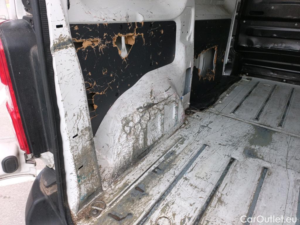  Opel  Vivaro OPEL  / 2019 / 4P / furgón 1.5 Diésel 88kW (120CV) M Std Express #4