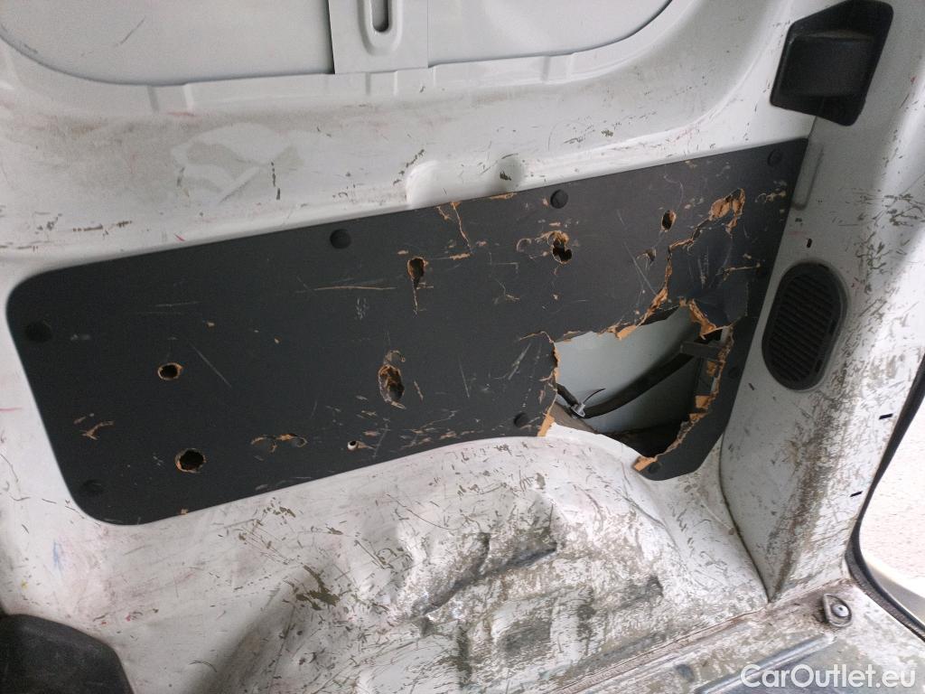  Opel  Vivaro OPEL  / 2019 / 4P / furgón 1.5 Diésel 88kW (120CV) M Std Express #25