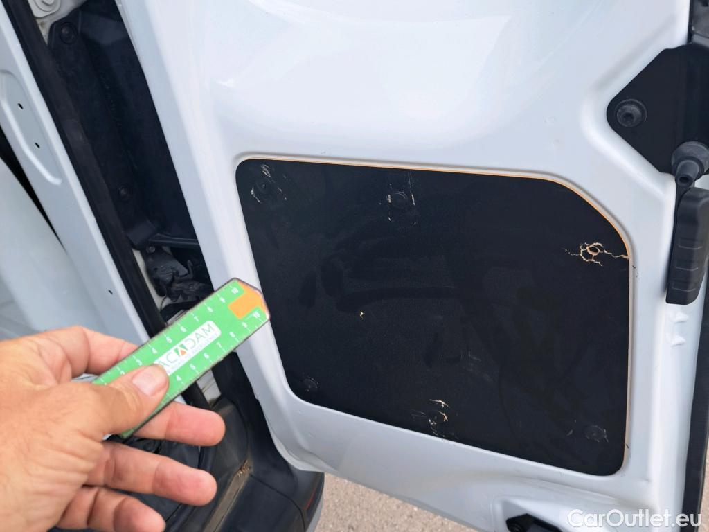  Renault  Kangoo RENAULT  Furgón/2021/4P/furgón derivado de turismo Profes. 1.5 Blue dCi 55kW Ábr. Sésamo R #18