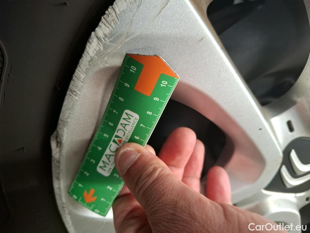  Citroen  C3 CITROEN  / 2016 / 5P / Berline PureTech 110 S&S BVM Feel #9