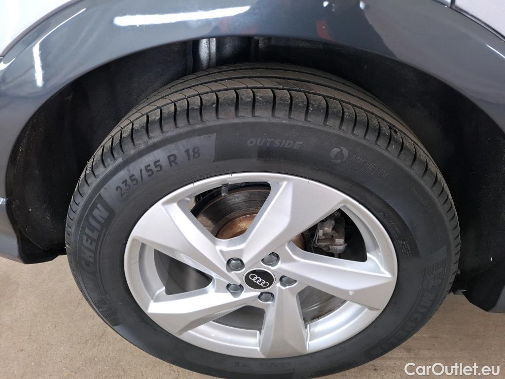  Audi  Q3  35 TDI Design luxe 2.0 TDI 150CV BVA7 E6d #13