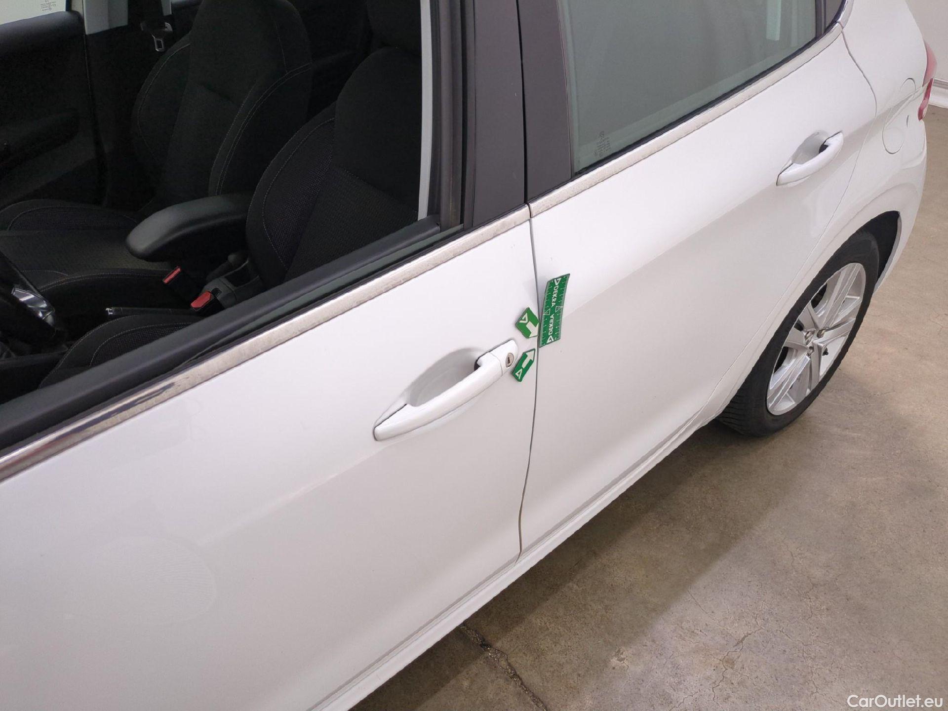  Peugeot  208  Allure Business 1.2 PureTech 110CV BVM5 E6 #6