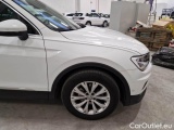  Volkswagen  Tiguan VOLKSWAGEN  / 2016 / 5P / SUV 2.0 TDI SCR 110KW BUSINESS BMT DSG #36