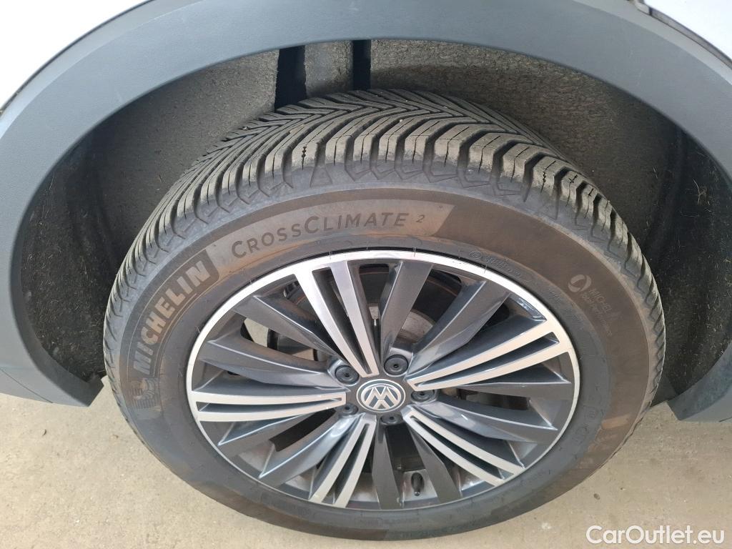  Volkswagen  Tiguan VOLKSWAGEN  Allspace / 2017 / 5P / SUV 2.0 TDI 150 DSG7 Carat Exclusive #66